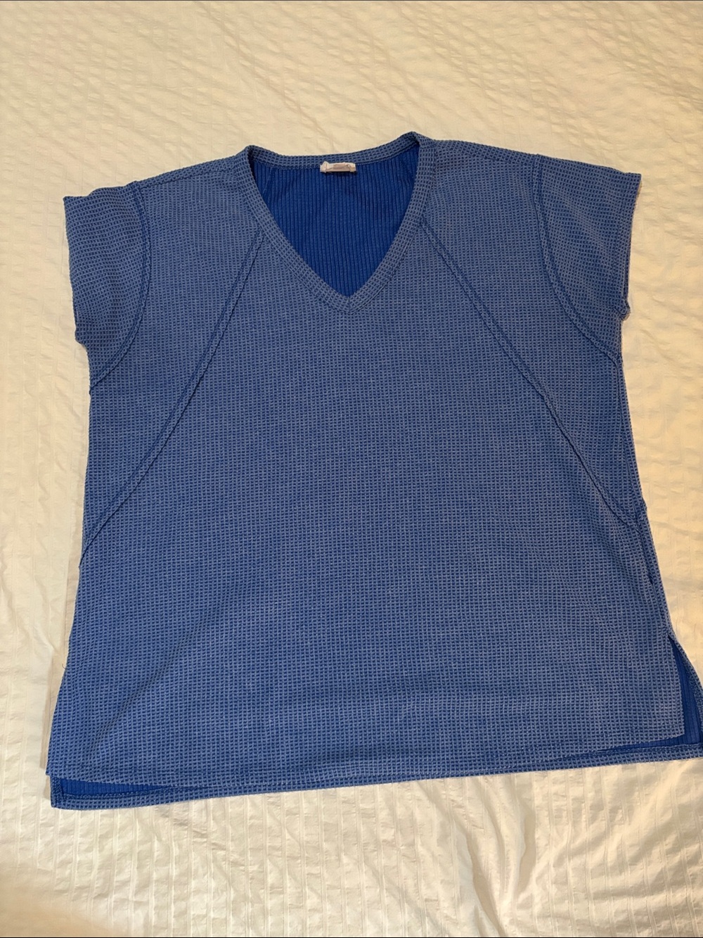 ANDRÉE BY UNIT Cobalt V-Neck Waffle Knit Top